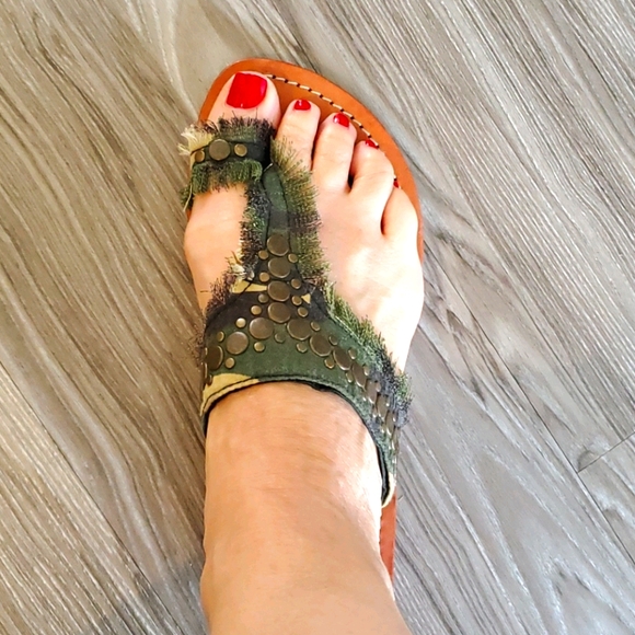 Mystique - Picture 2 of 5